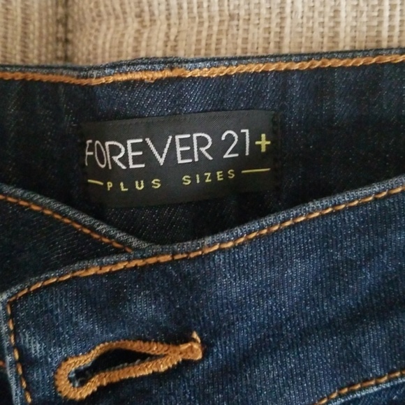 New Forever 21 Jean shorts 16 plus - Picture 3 of 4